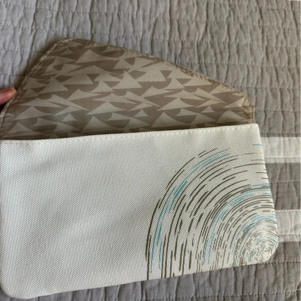Hawaiian NoHo Home Wristlet Bag Eyemask Pen Loli’i Lip Balm Lotion Mist Clutch